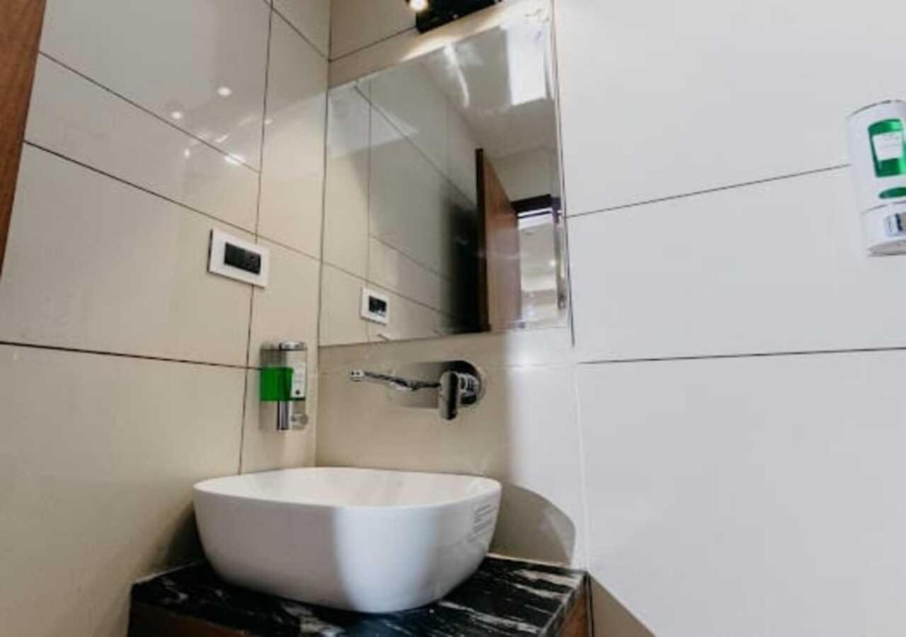 Hotel Emerald Inn โบปาล ภายนอก รูปภาพ