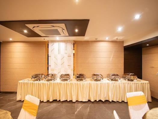 Hotel Emerald Inn โบปาล ภายนอก รูปภาพ